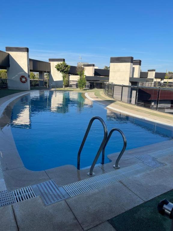 Tecnocordoba II Aparcamiento Privado Gratuito Y Piscina Appartement Buitenkant foto