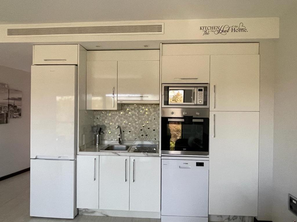Tecnocordoba II Aparcamiento Privado Gratuito Y Piscina Appartement Buitenkant foto